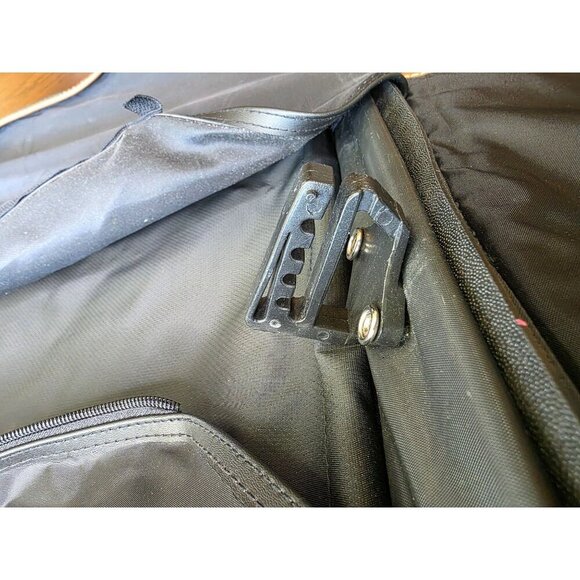 La Valege Garment Bag Luggage Leather Trimmed 22 x 22 Green - Picture 7 of 16